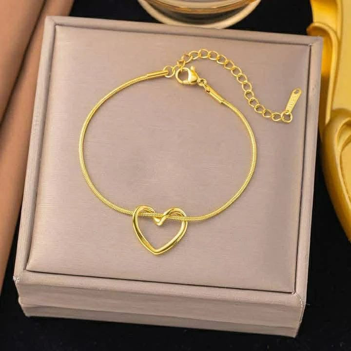 Amora Heart Bracelet ♡ | Minimalist Luxury Necklace for Everyday Elegance